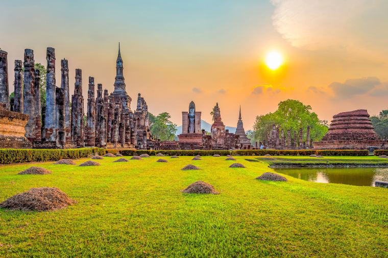 Escursione Ayutthaya - l'alba della Thailandia